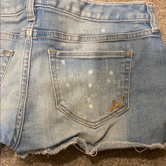 Express Distressed Denim Shorts - Picture 5 of 5